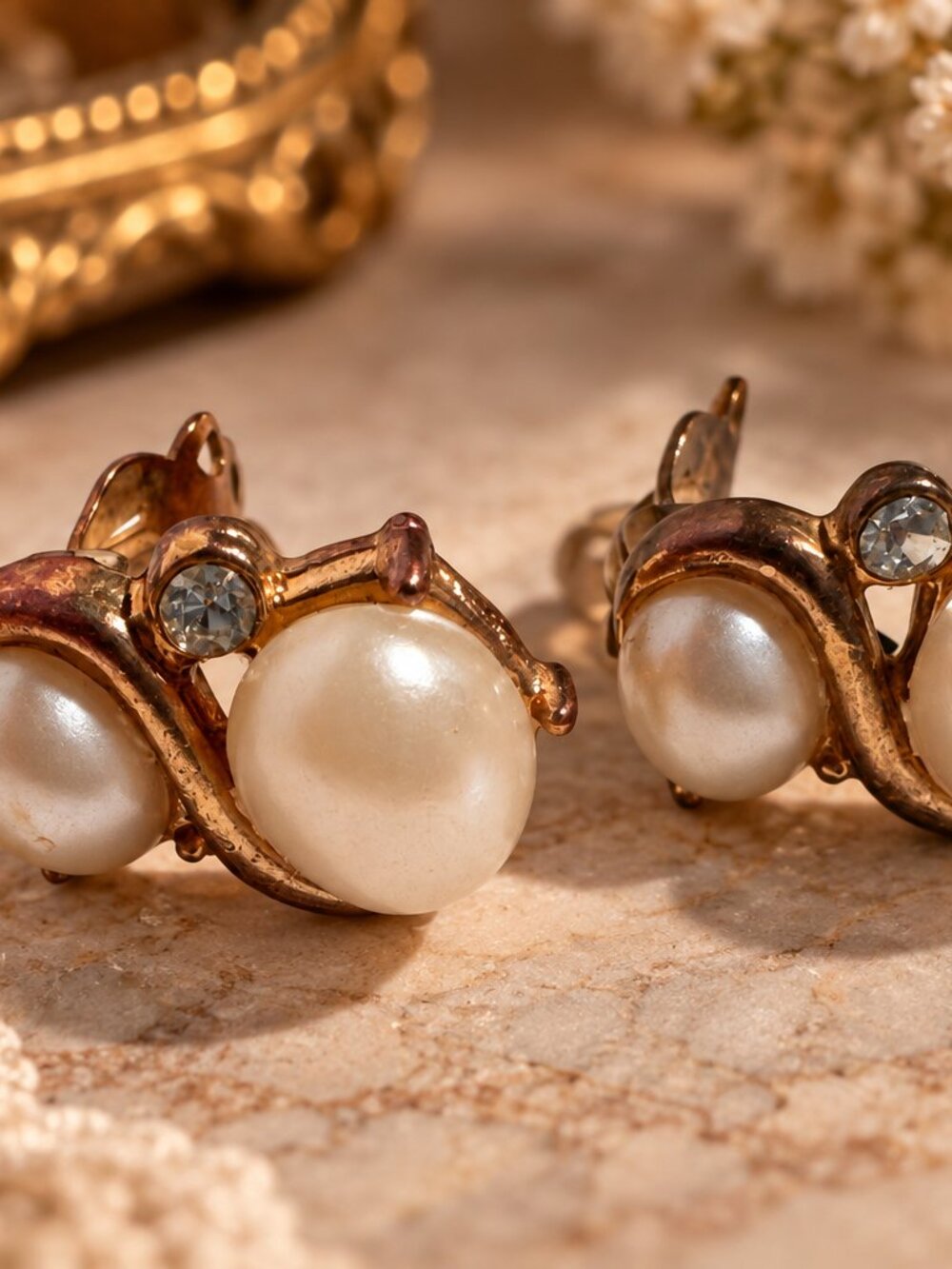Vintage Avon Faux Pearl Rhinestone Clip-On Earrings Gold Tone